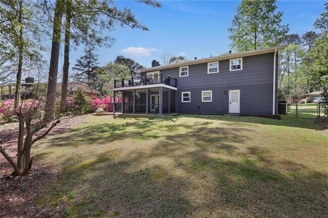 Building Photo - 677 Hillandale Cir
