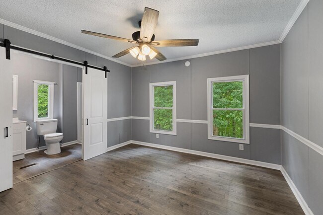 Building Photo - 1022 Dogwood Ln