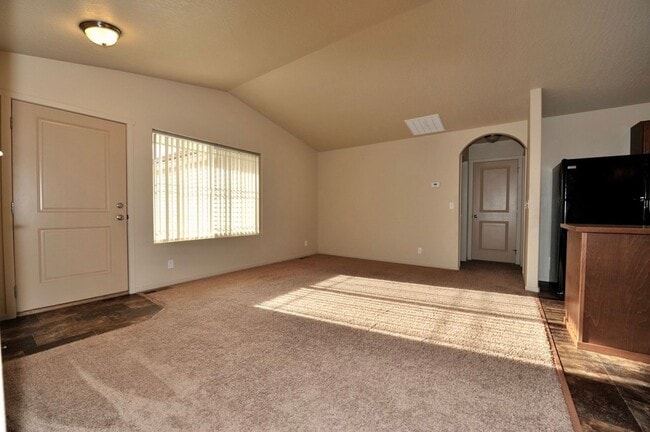Building Photo - 1288 N Pyroclast St