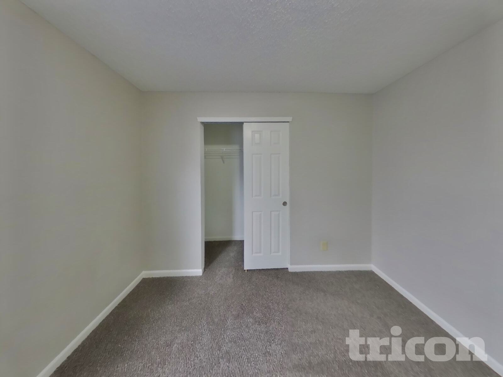 Building Photo - 4518 Connaught W Dr