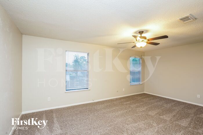 Building Photo - 8010 Goldengrove Dr
