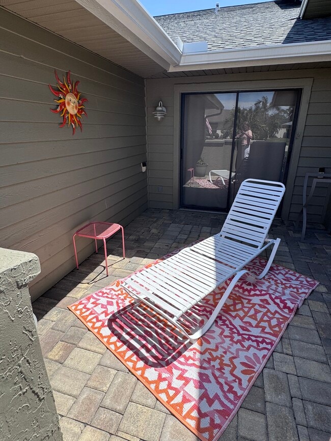 Building Photo - 3509b Avenida Madera