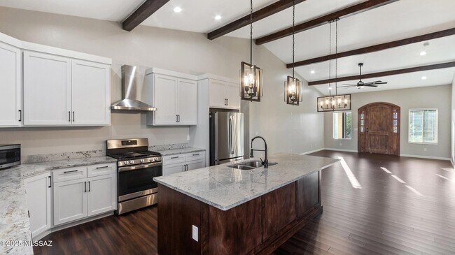 Building Photo - 1251 Avenida Gandara