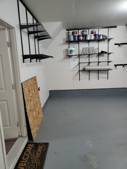 Building Photo - 720 Vestal St