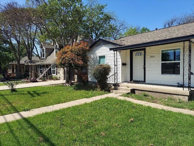 Primary Photo - 5206 Grover Ave