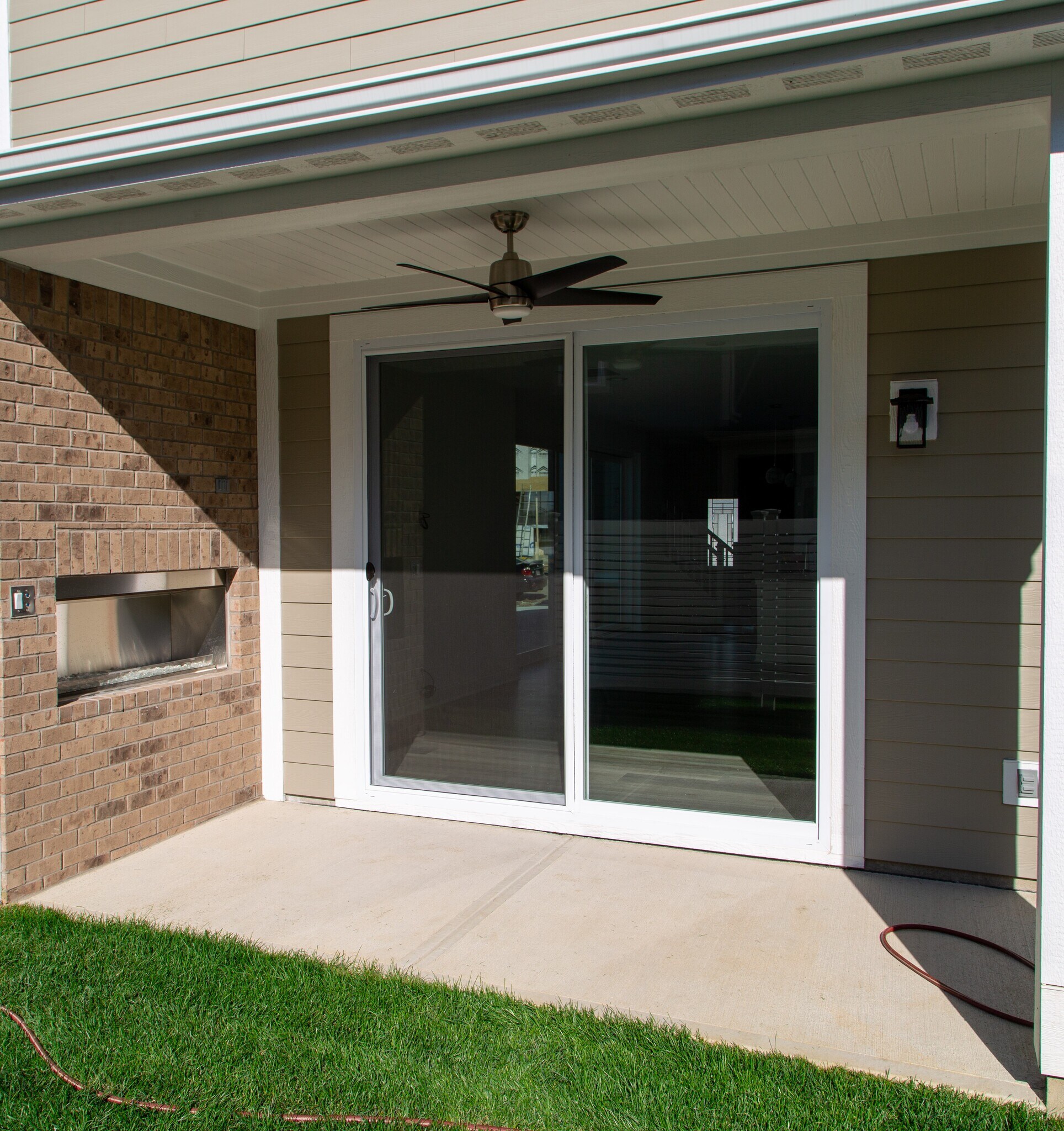 Building Photo - 14275 Larson Dr