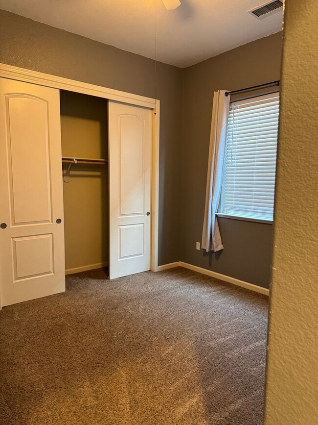 Building Photo - 4 Bedroom, 3 car garage- Foothills at Wingfield Springs. Pets welcome!