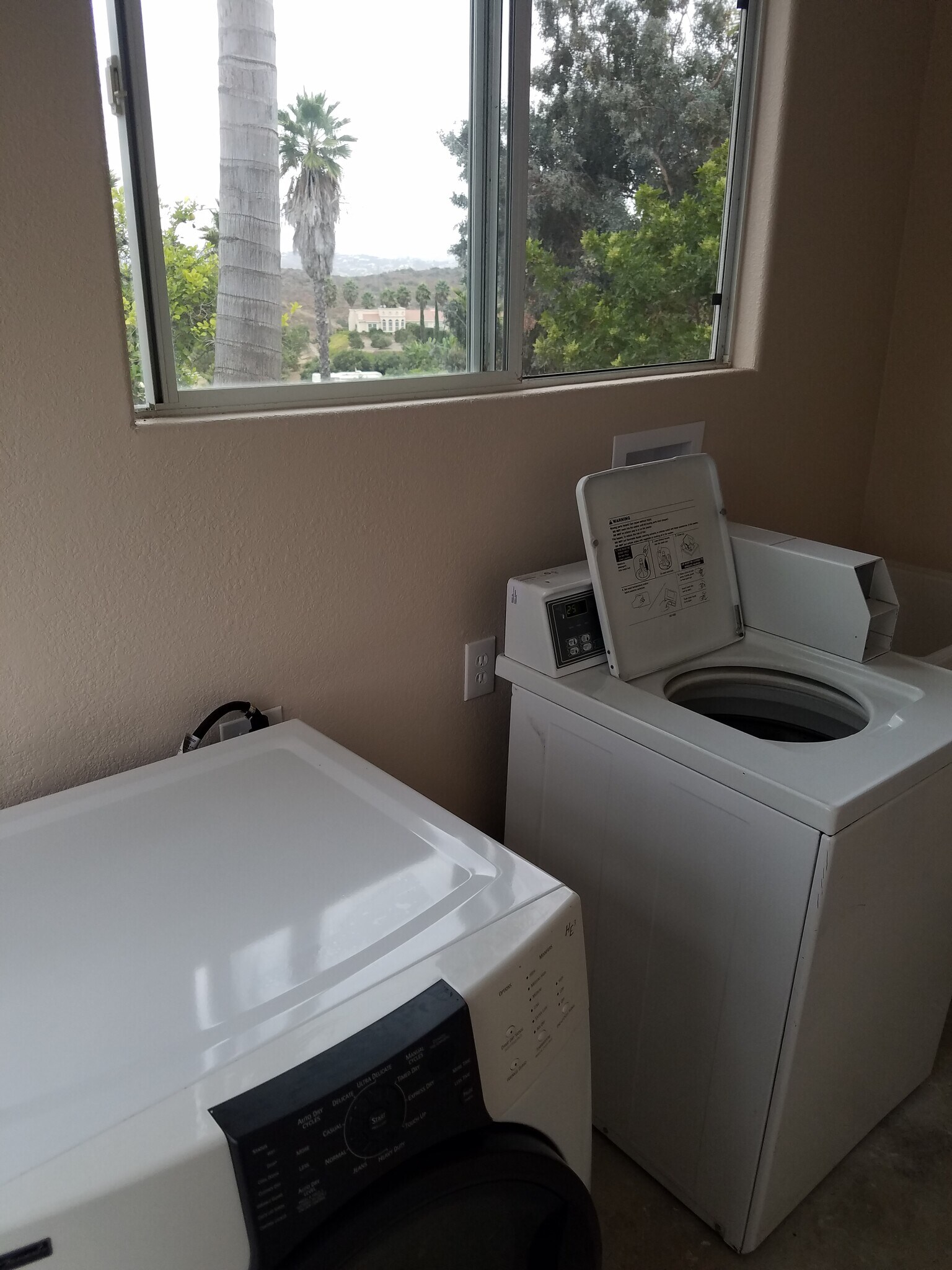 On-site Laundry - 5819 Redondo Dr