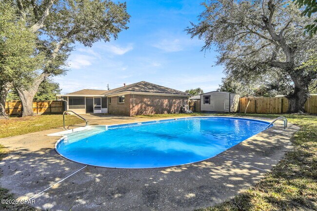 Building Photo - 5204 Park St