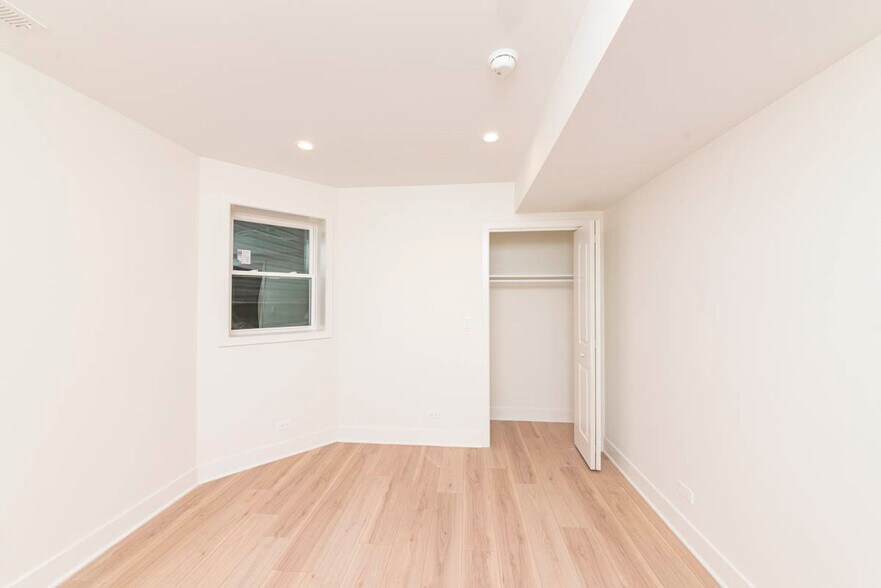 Building Photo - 2825 N Rockwell St