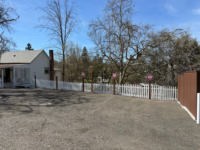 Building Photo - 4107 Smallwood Ln