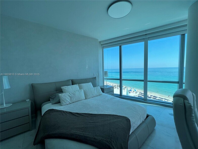 Building Photo - 17121 Collins Ave