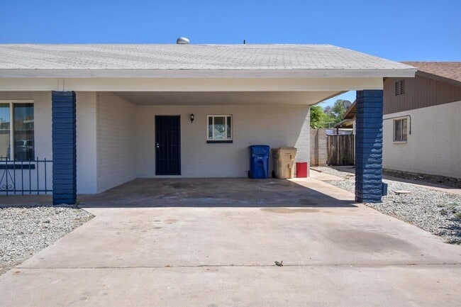 Building Photo - 6819 N 64th Ave