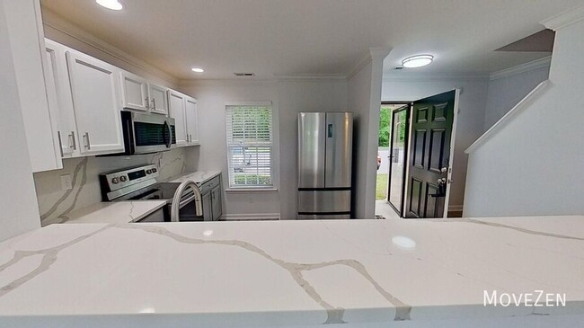 Building Photo - 1202 Savin Landing