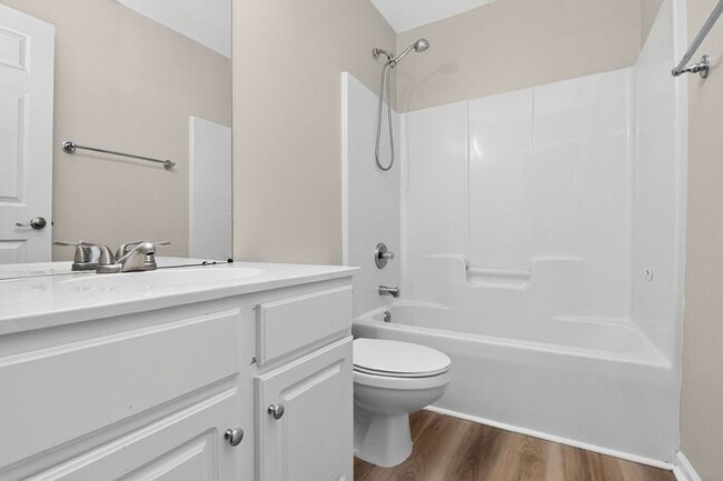 Building Photo - Beautiful 3BD/2.5BA Home in the Edinburgh Community of Ballantyne!