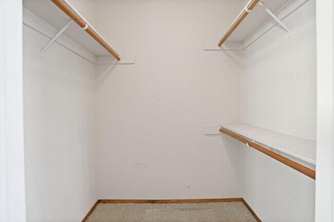 Building Photo - 7273 Shoreline Dr