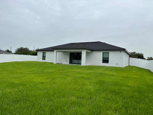 Building Photo - 2717 28th St SW