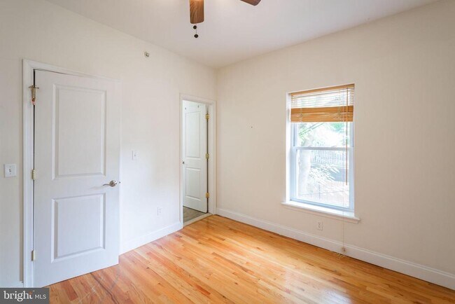 Building Photo - 1538 Christian St