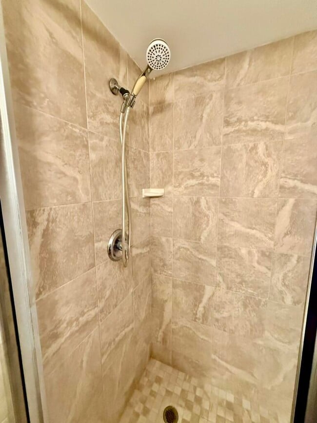 Building Photo - 2431 24th Ct