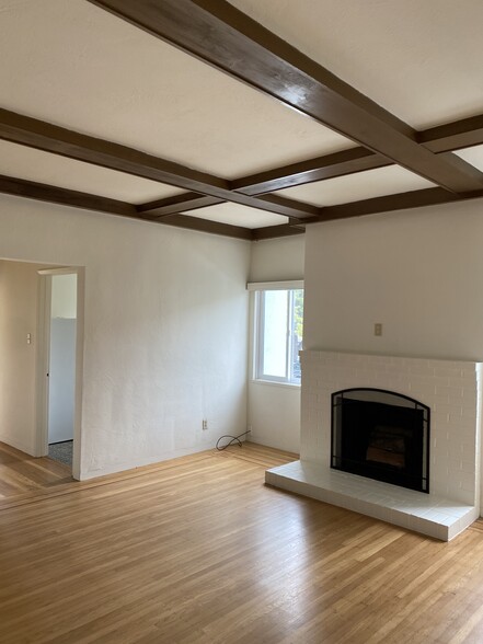Building Photo - 1545 Hopkins St