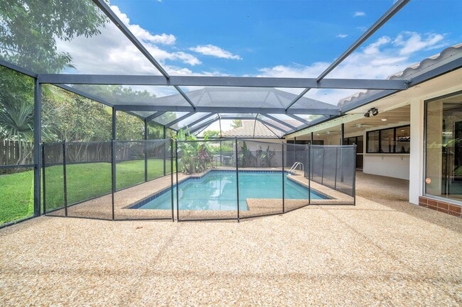 Building Photo - 6878 Entrada Pl