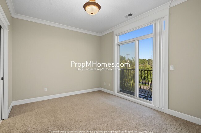 Building Photo - Beautiful Two Bedroom Townhouse In Humboldt - End Unit!