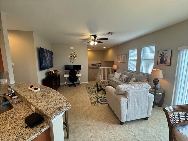 Building Photo - 1431 Santiago Cir