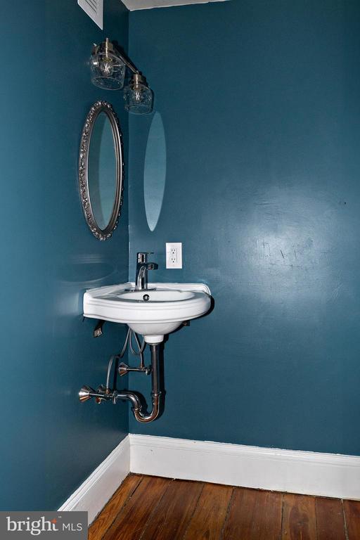 Building Photo - 208 S Atlantic Ave