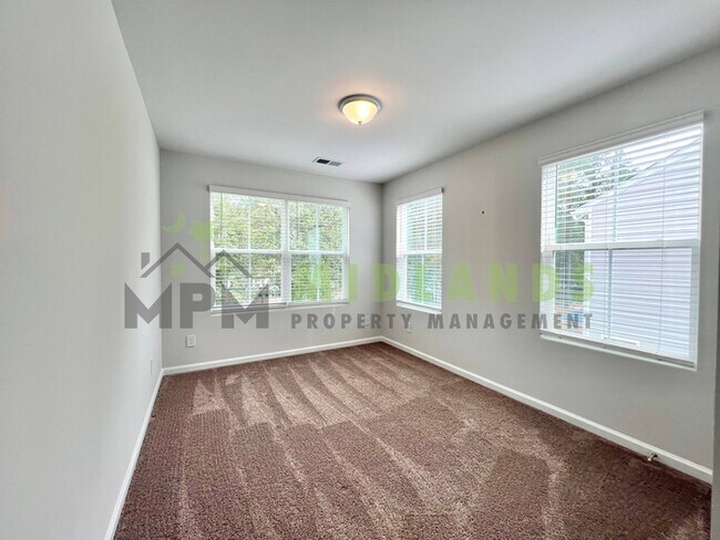 Building Photo - 333 Canary Grass Ct