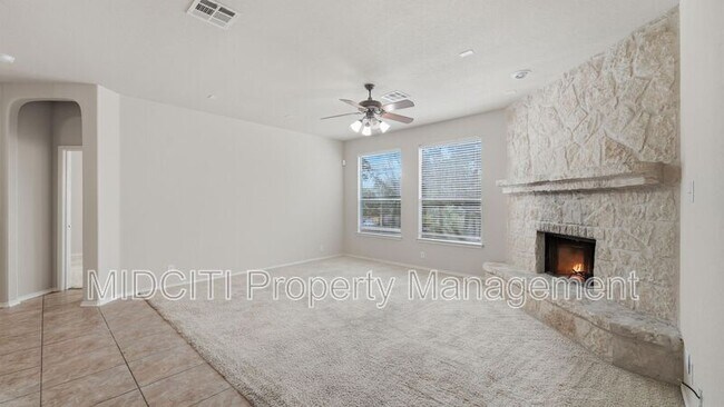 Building Photo - 622 Magdalena Ln
