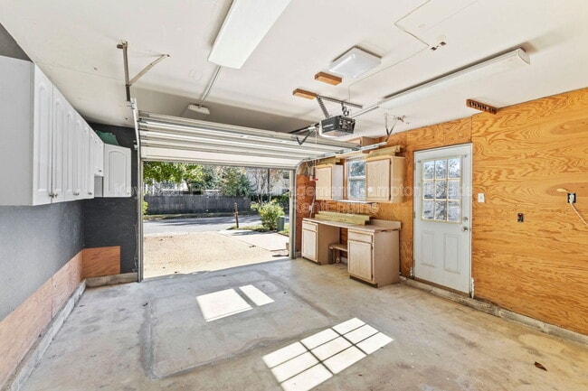 Building Photo - 5408 Chatham Lake Dr