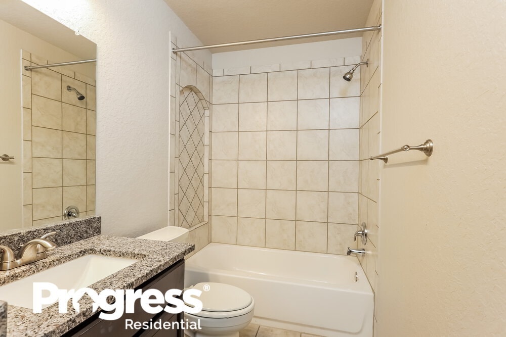 Building Photo - 119 Katy Post