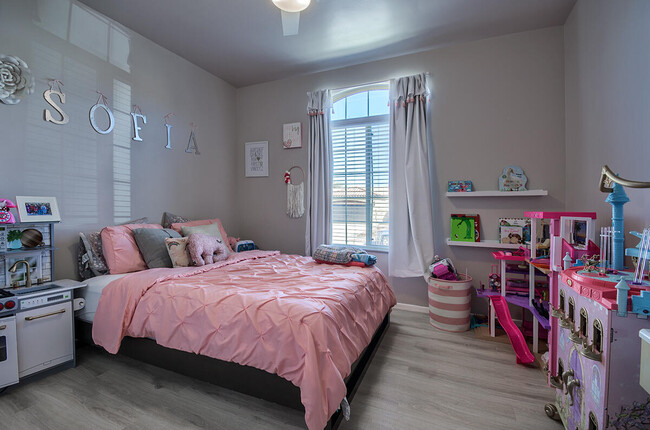 Building Photo - 7360 Skyrocket Dr