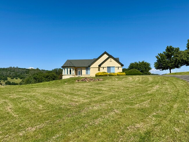 Primary Photo - Custom Home With Gorgeous Views Available ...