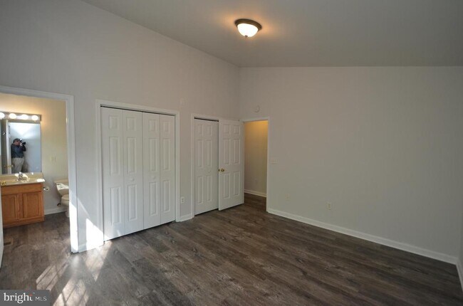 Building Photo - 1161 Gwynne Ave