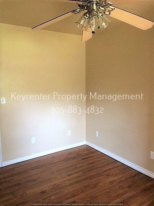 Building Photo - Renovated 3 Bedroom close to OU Campus!! LAWNCARE INCLUDED!!
