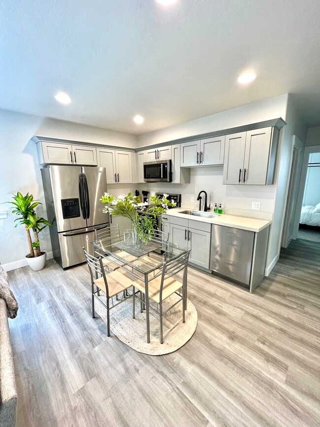 Building Photo - 57 S Sicily Way
