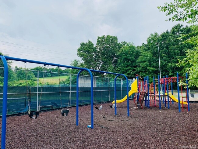 Building Photo - 3917 Whispering Hills Dr