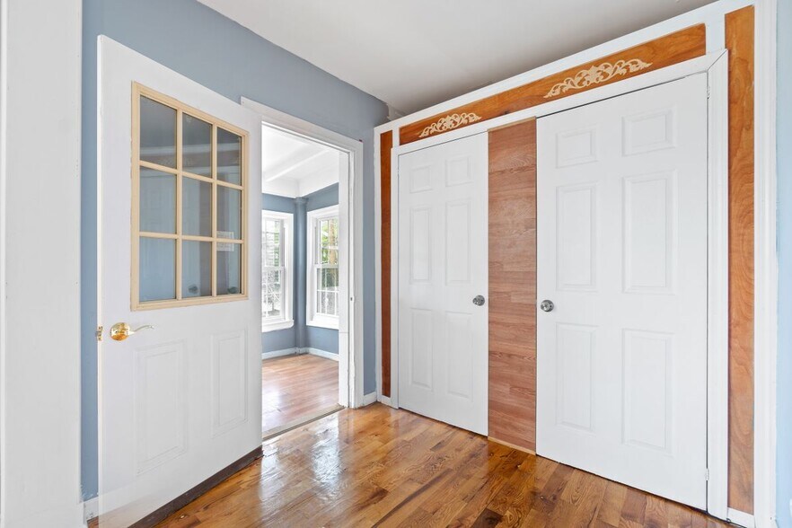 Building Photo - 14-16 Treacy Avenue, 2