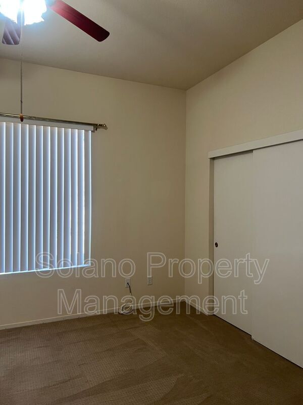 Building Photo - 480 Stern Dr