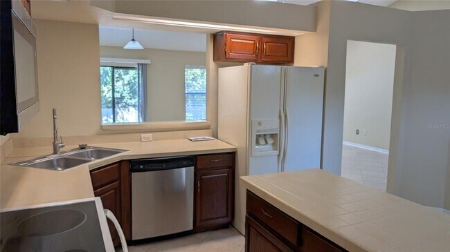 Building Photo - 840 Lake Jackson Cir