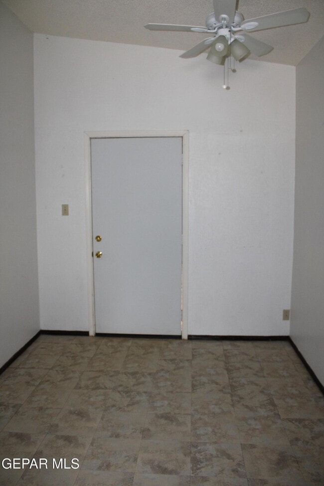 Building Photo - 10736 Obsidian St