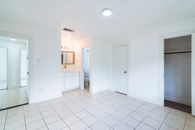 Building Photo - 8602 Rockmont Ct