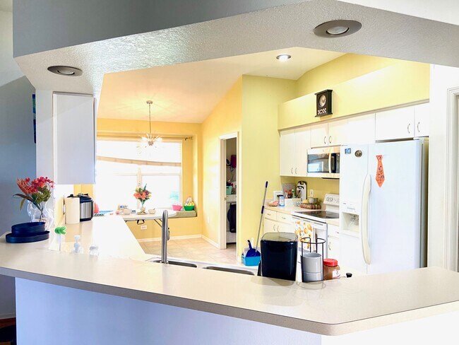 Building Photo - 22537 Roderick Dr