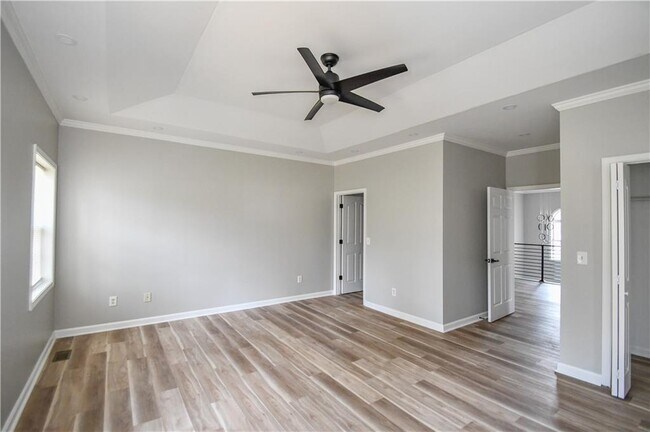 Building Photo - 3338 Sims St