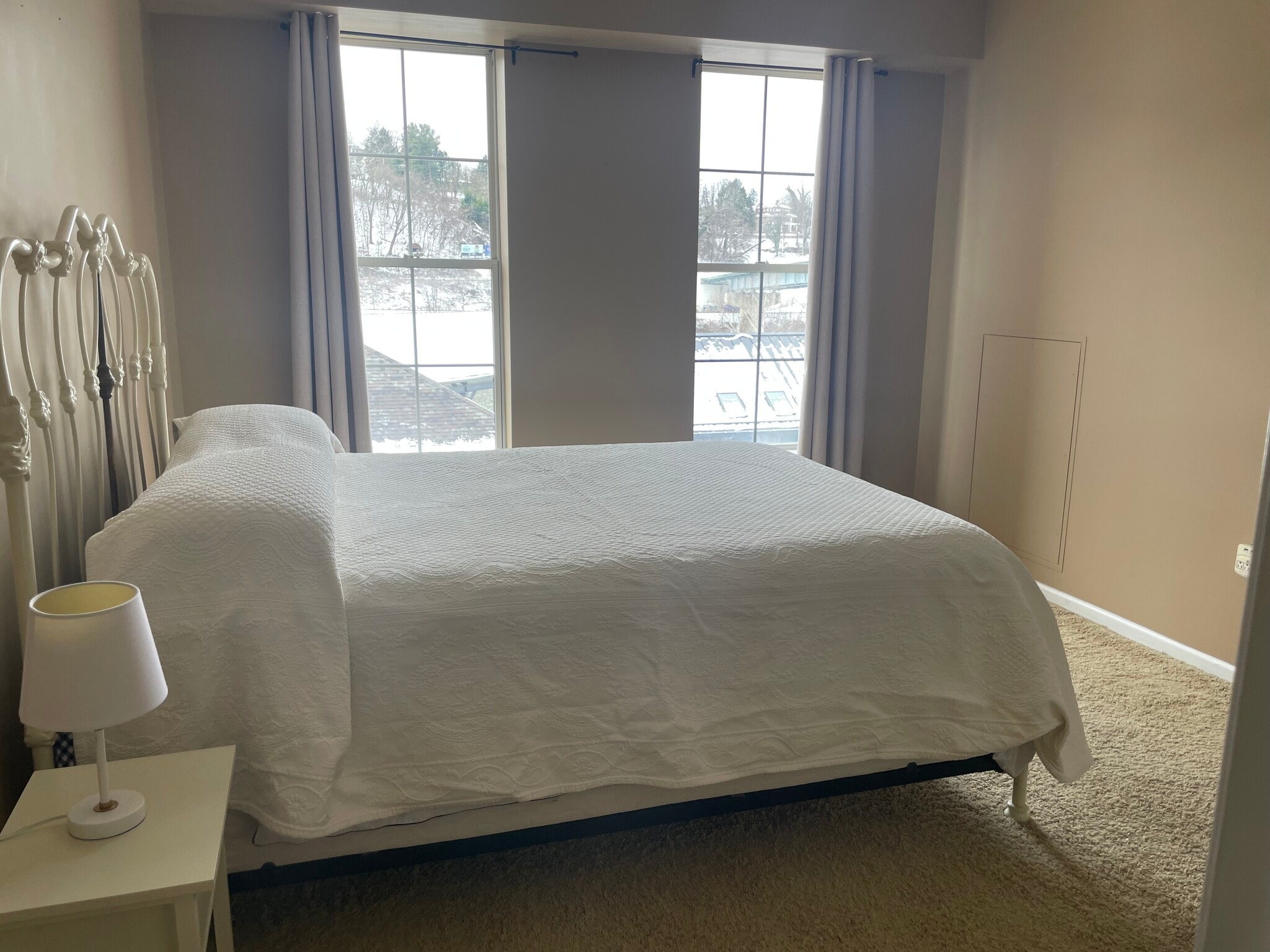 Building Photo - 1117 University Ave