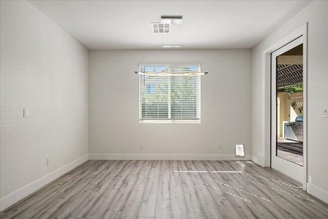 Building Photo - Entertainer's Dream 4Bd Home with Designer Finishes & Outdoor Kitchen