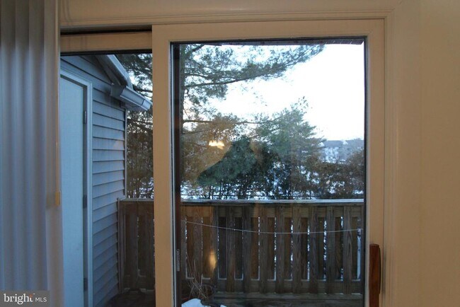 Building Photo - 5220 Ravens Crest Dr