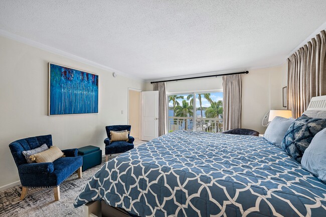 Building Photo - 250 Bradley Pl