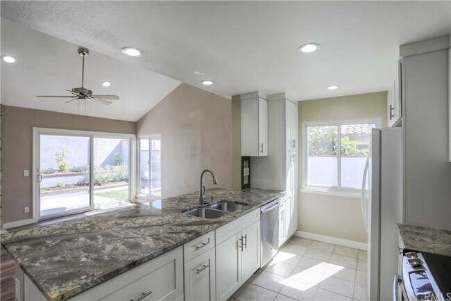 Building Photo - 14852 Rattan St